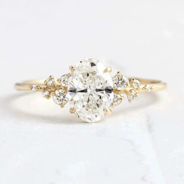 Sterling Silver Egg-Shaped Zirconia Sparkling Star Ring
