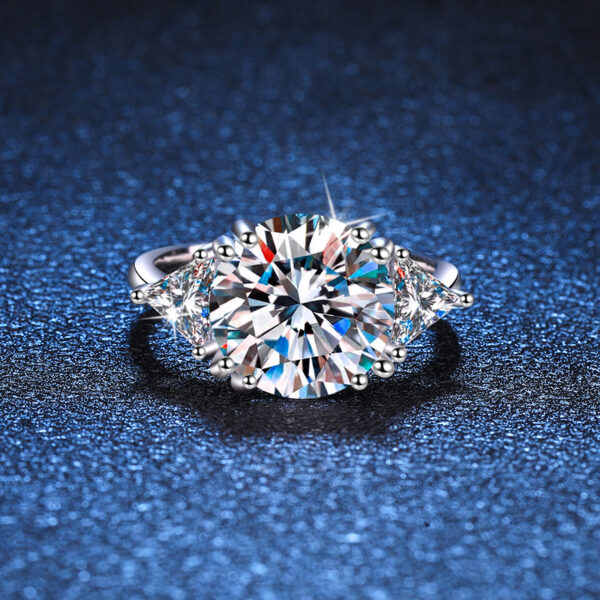 5 carat moissanite pigeon egg ring - Image 3