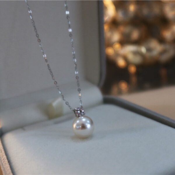 Sterling silver natural freshwater pearl necklace