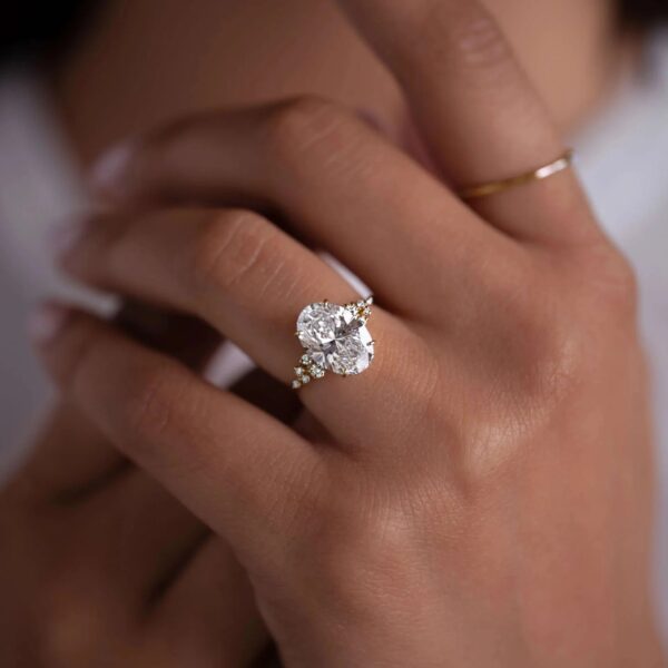 Sterling Silver Egg-Shaped Zirconia Sparkling Star Ring - Image 4