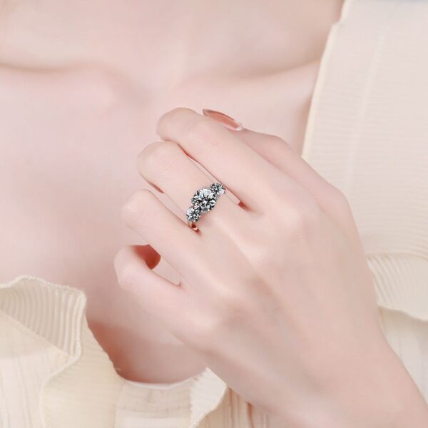 Sansheng Stone 3 Carat Forever One Moissanite Solitaire Ring - Image 4