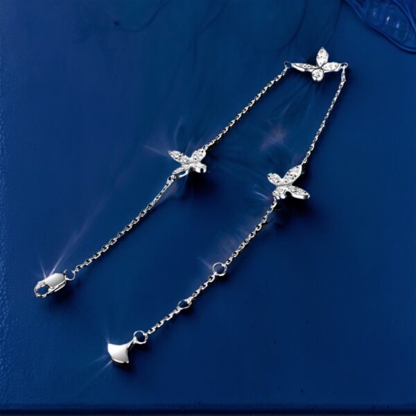 Sterling silver moissanite bow bracelet - Image 4