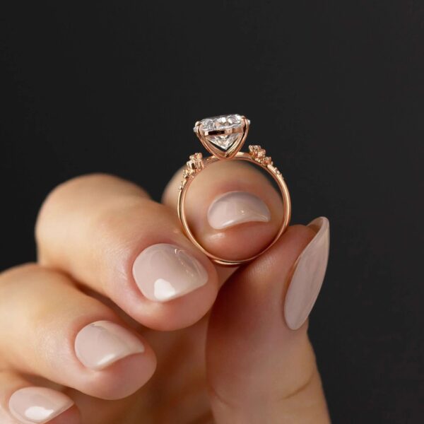 Sterling Silver Egg-Shaped Zirconia Sparkling Star Ring - Image 3
