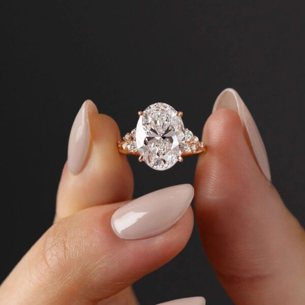 Sterling Silver Egg-Shaped Zirconia Sparkling Star Ring - Image 5